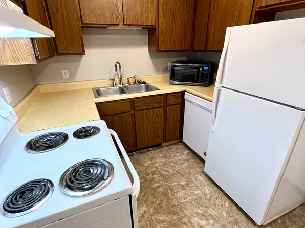 1124 Flammang Dr, 1124 Flammang Dr APT 1, Waterloo, IA 50702