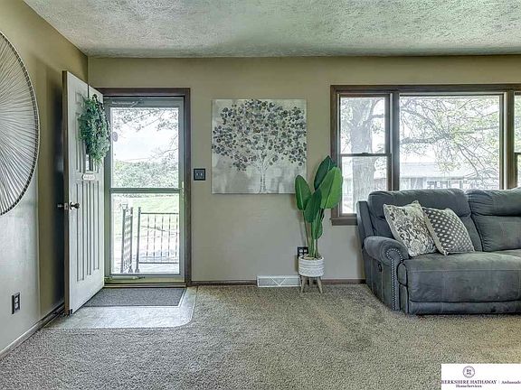 2nd image of 4859 Robin Dr