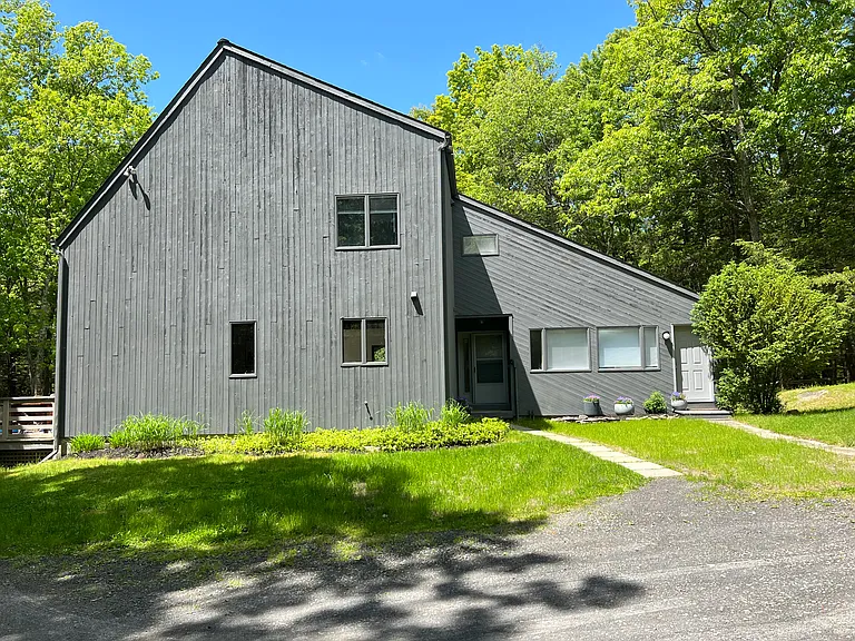 9 Munchkin Ln — Photo 2