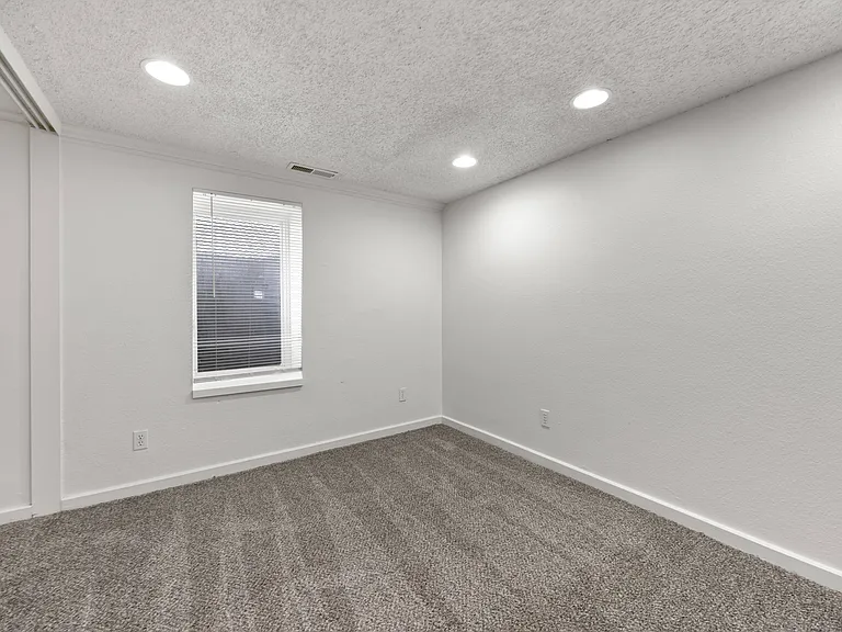 1217 E 14th Ave. — Photo 22
