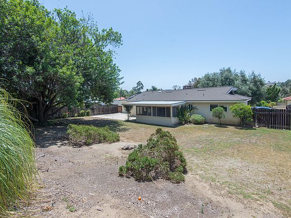 4th image of 17333 Bernardo Oaks Dr