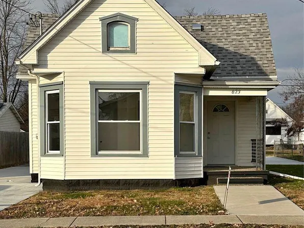 823 W Adams St, Taylorville, IL 62568