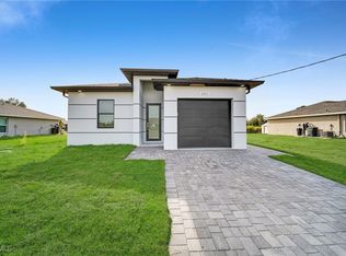 2607 57th St W, Lehigh Acres, FL 33971