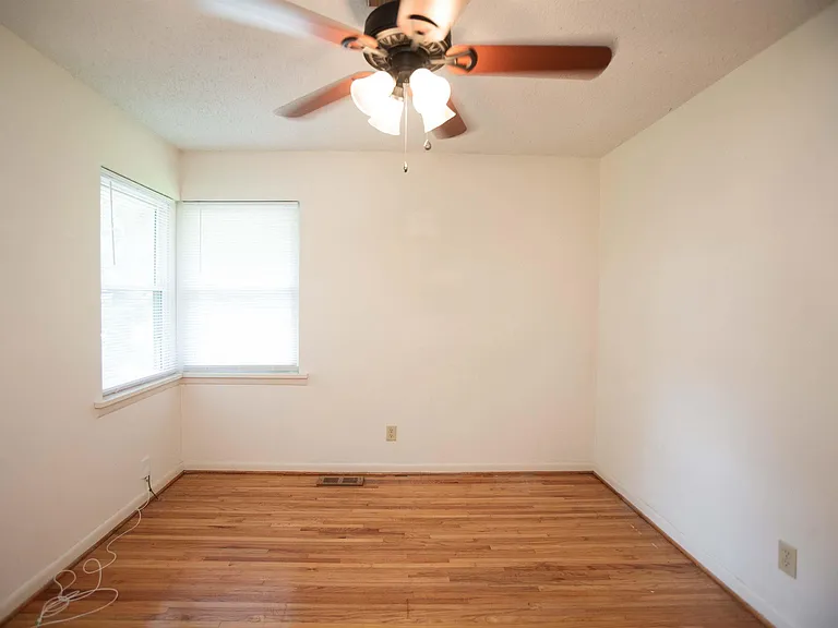 5010 Glenmere Rd — Photo 16