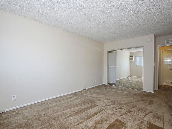 4th image of 400 E Live Oak St APT 22