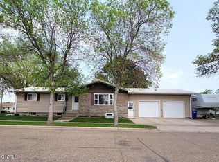 412 Central Ave N, Beulah, ND 58523