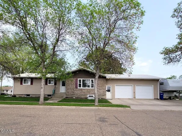 412 Central Ave N, Beulah, ND 58523