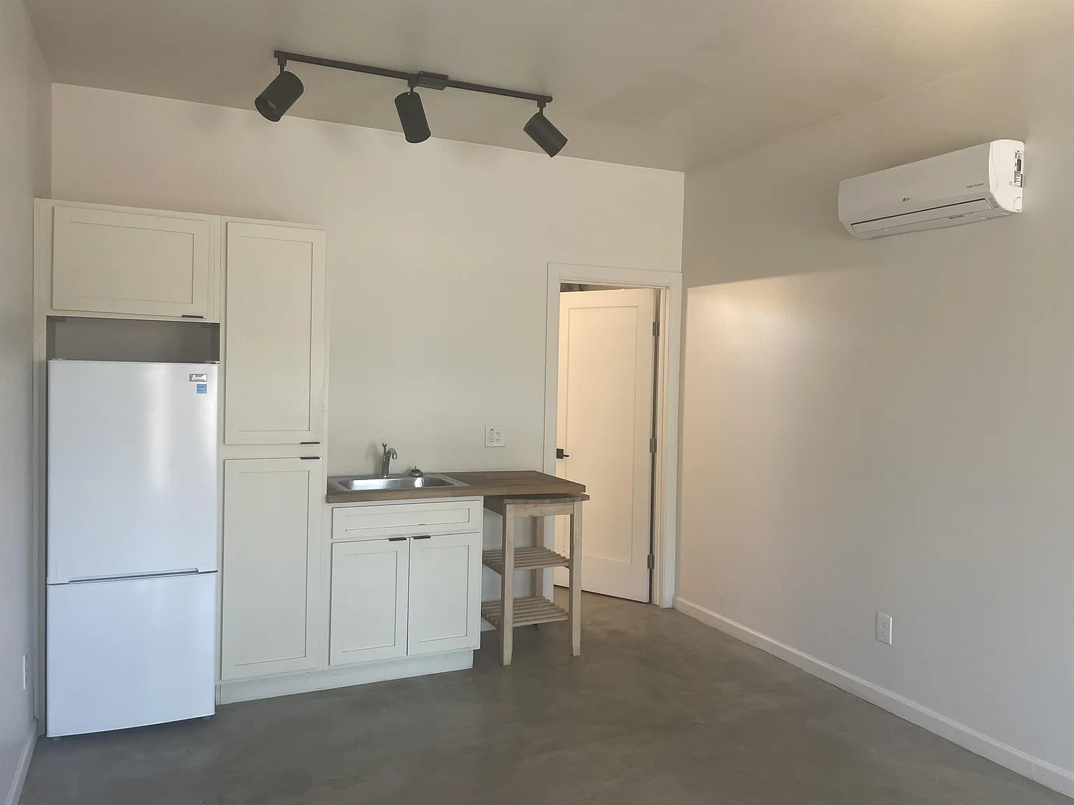 1523 E. Cambridge - GH — Photo 3