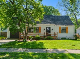 7047 Granada Rd, Prairie Village, KS 66208