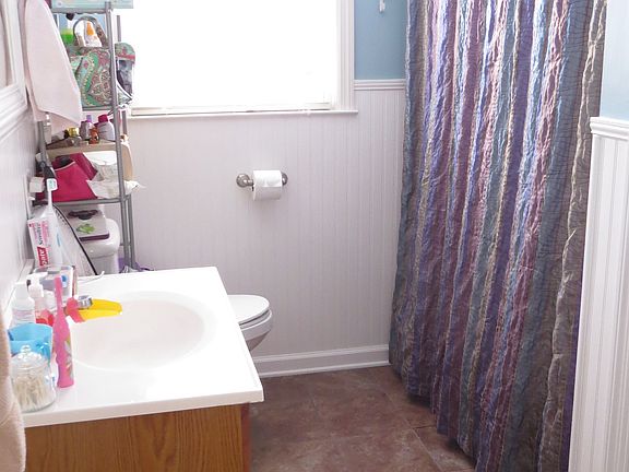 3rd image of 15433 Skyland Ave