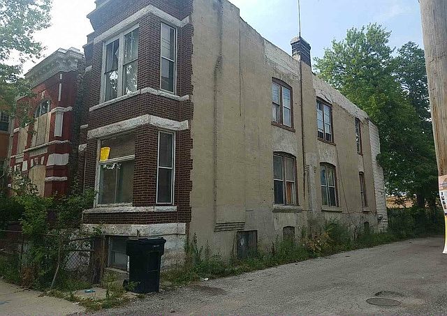 2nd image of 2826 W Fulton St