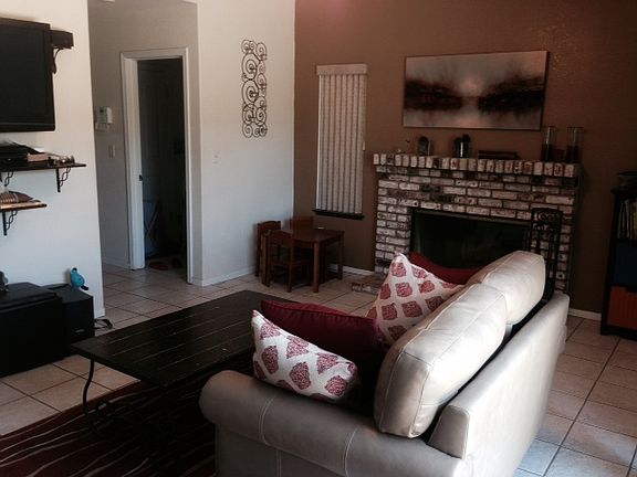 3rd image of 437 Brookside Ct