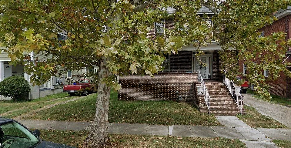 614 W 36th St