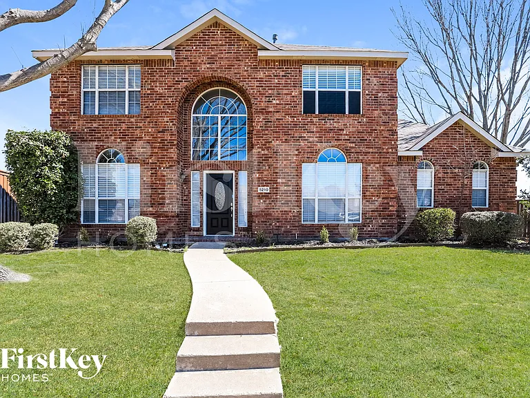 5210 Orlando Cir — Photo 1