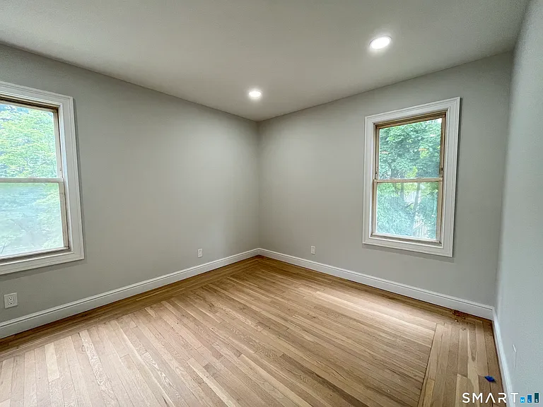 82 Howard Ave #2L — Photo 9