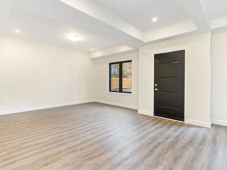 274 King St E #2 — Photo 4