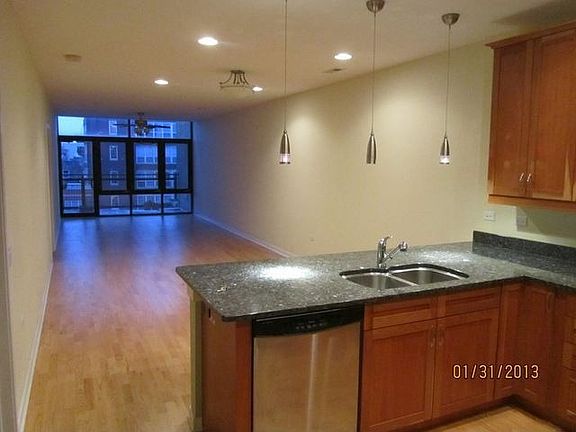 3rd image of 3946 N Ravenswood Ave APT 608