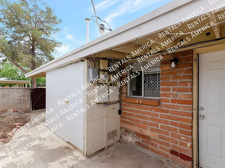 404 E Yavapai Rd — Photo 16