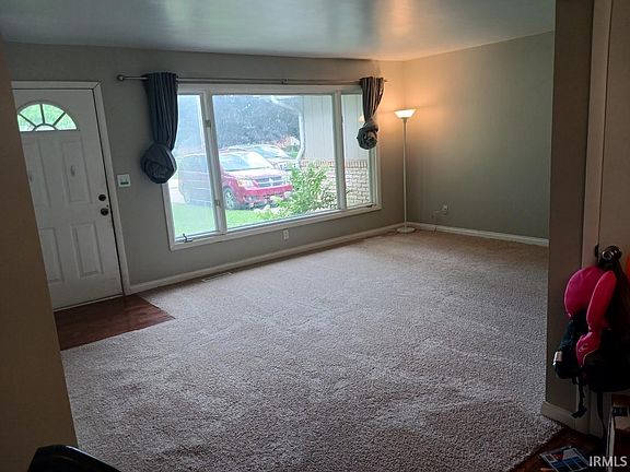 3rd image of 57608 Rivercrest Dr