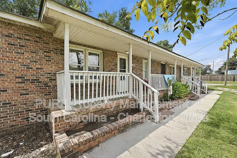 2 bed, 1.0 bath, 750 sqft, $1,349 — Photo 3