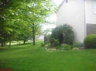 1850 Fernwood Trail Dr, Florissant, MO 63031