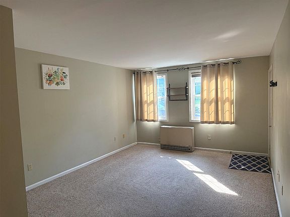 3rd image of 2 North Franklin Street #4