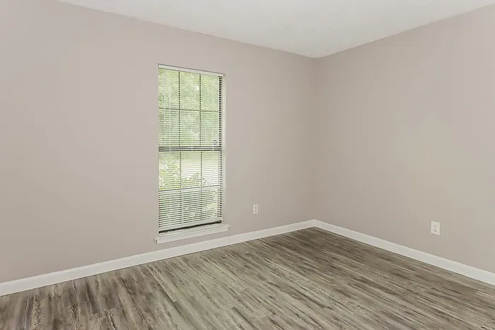 1024 Countryside Ln — Photo 10