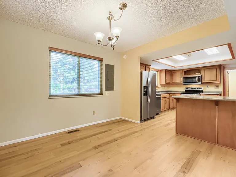 3202 Springridge Dr — Photo 5