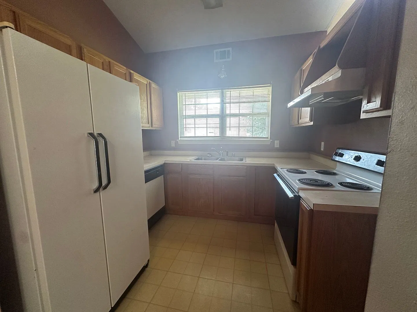 1417 N Greenwich — Photo 3