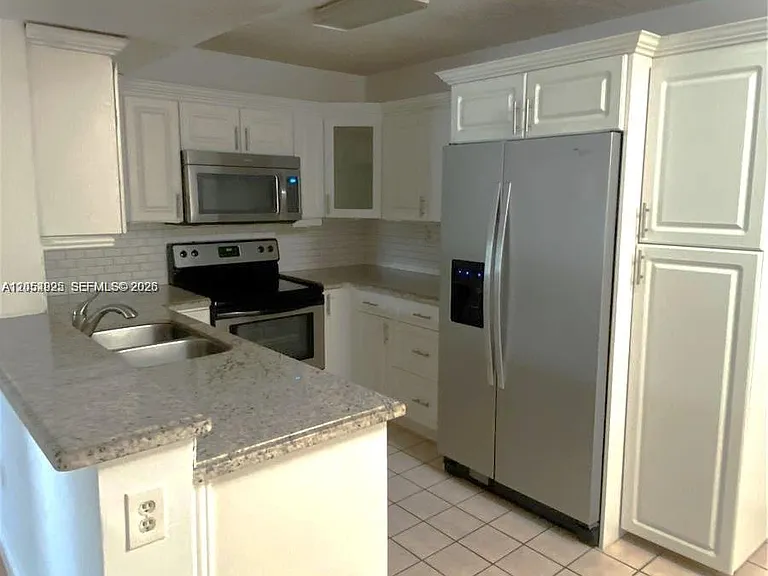 300 Palm Cir W #208 — Photo 20