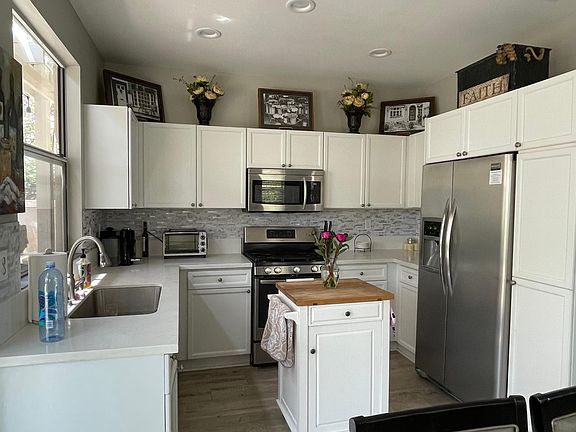 3rd image of 27805 Crown Court Cir