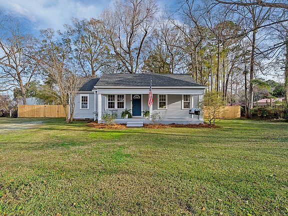 3rd image of 208 Newell St