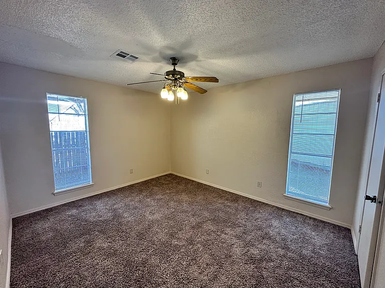 419 Sunrise St — Photo 23