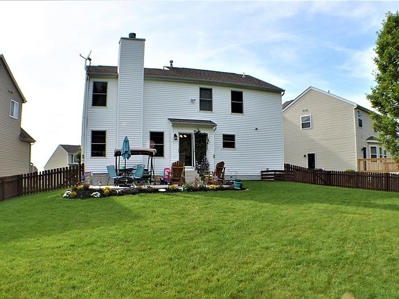 3rd image of 758 Grayfeather Dr