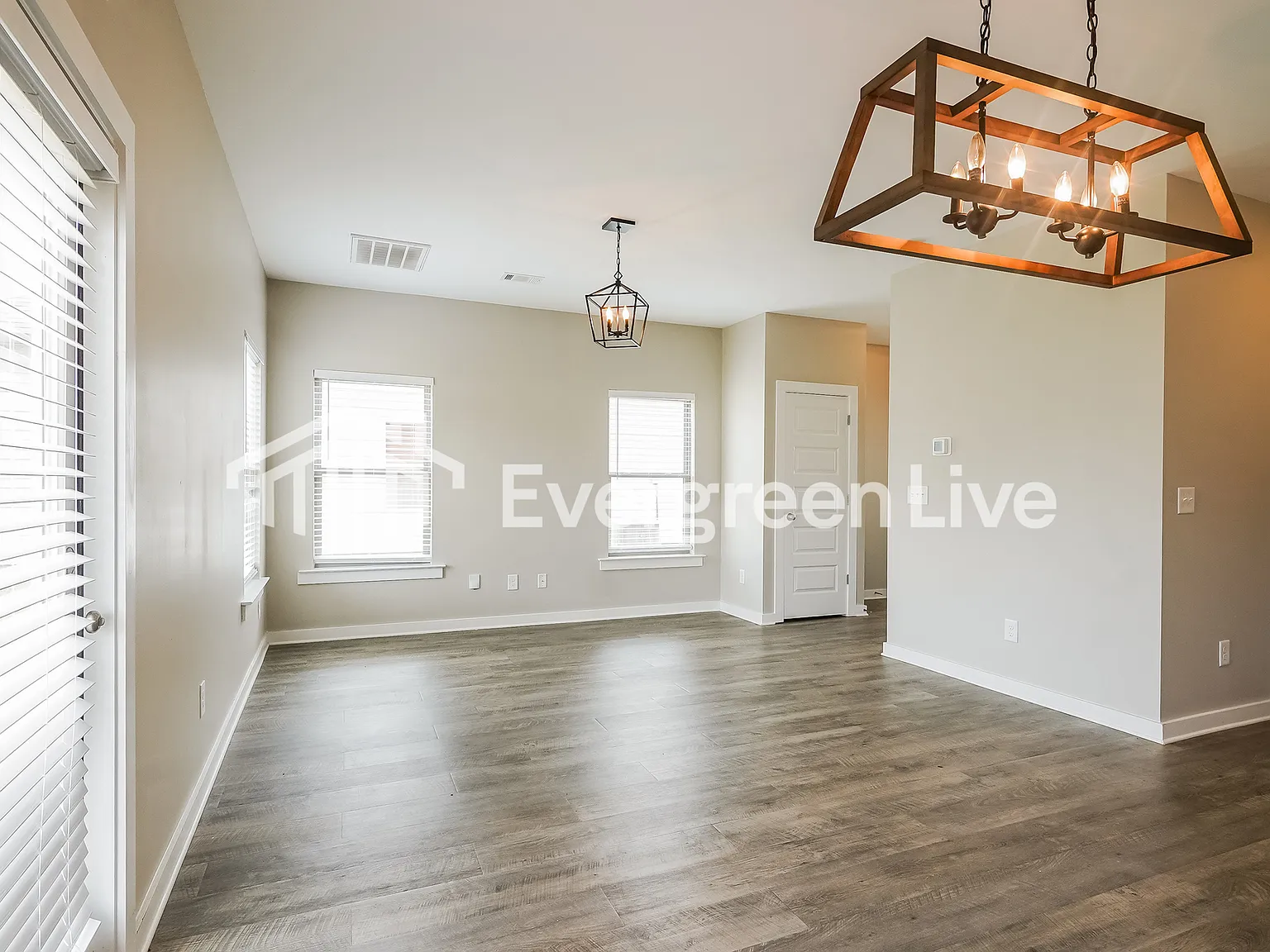 3 bed, 2.5 bath, 1268 sqft, $1,495 — Photo 2