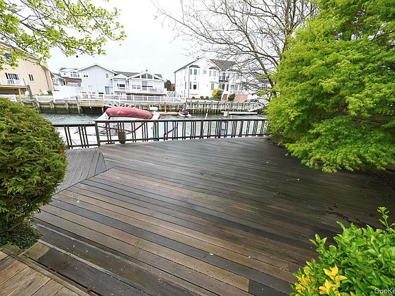 5th image of 2912 Bay Drive