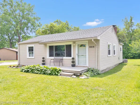 5515 Oster Dr, Waterford, MI 48327