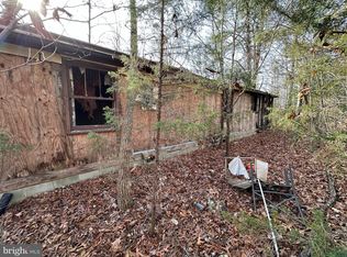 281 Lake Dr, Crimora, VA 24431