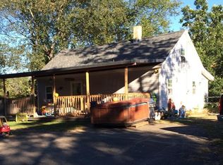 98 Station Rd, Barre, MA 01005