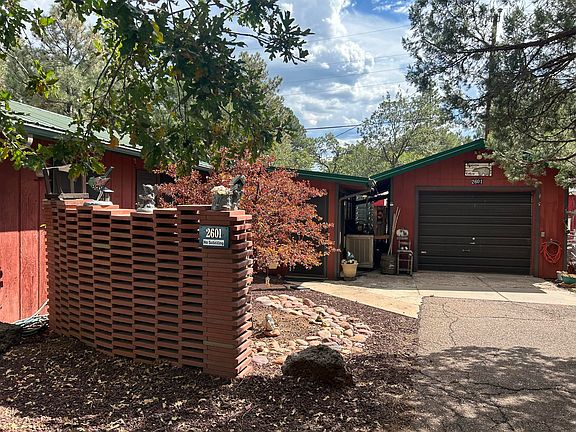 2nd image of 2601 Hidden Pines Dr