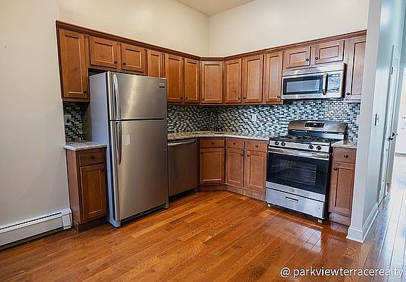 5th image of 1255 Pacific St APT 3