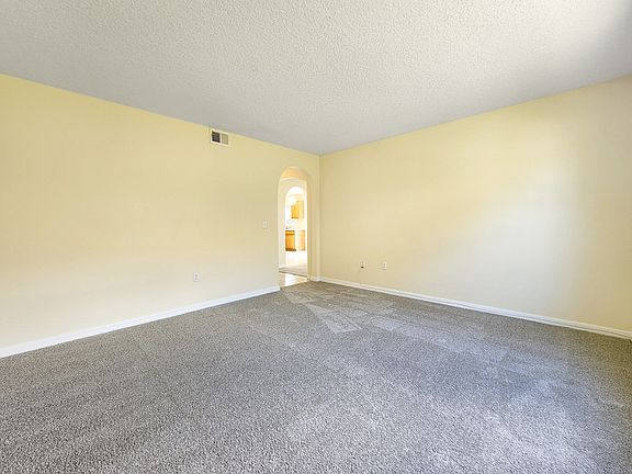 3rd image of 541 Stonewall Ave