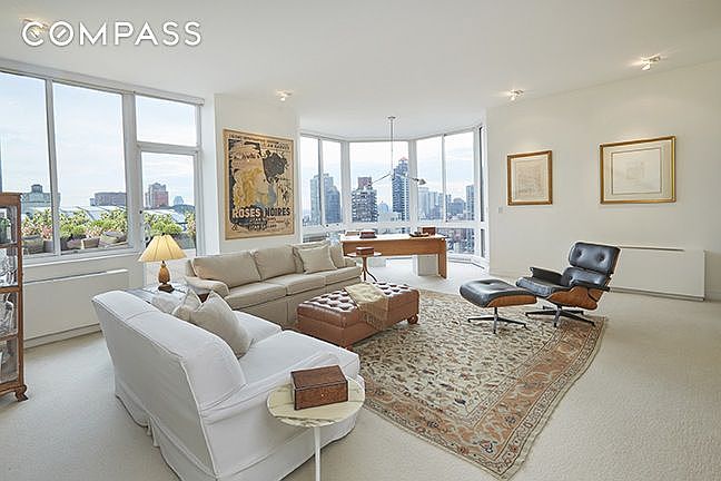 1st image of 200-210 E 65th St #26E