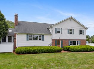 41 S Elm St, Windsor Locks, CT 06096