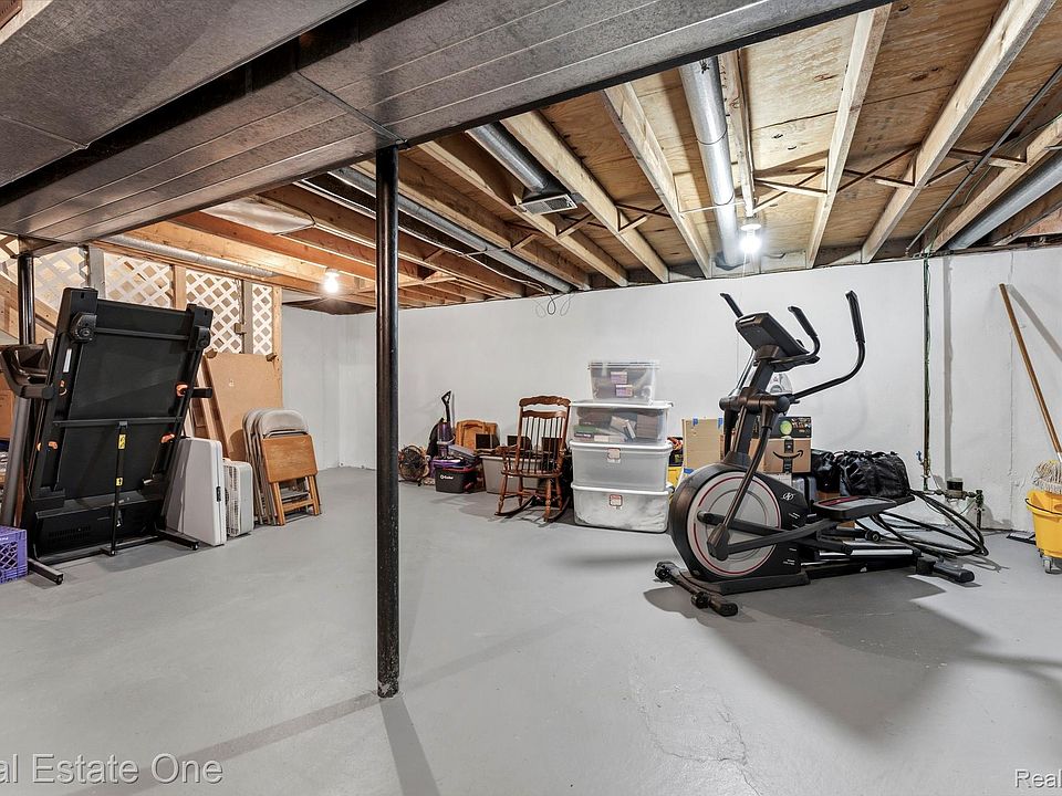 23359 Port St, photo 21