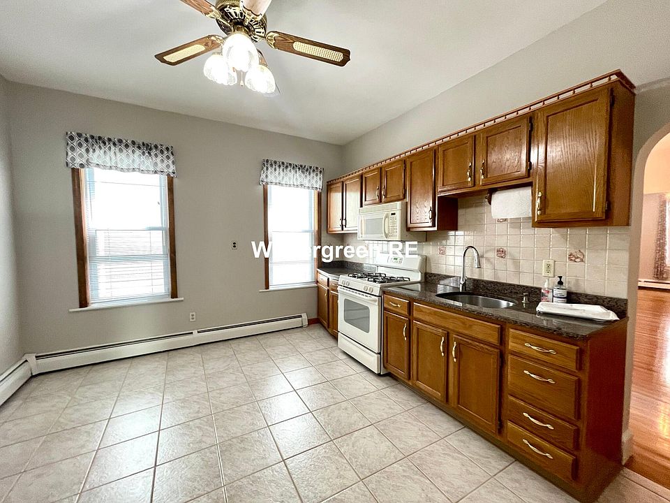 1st image of 81 Hampshire St #11