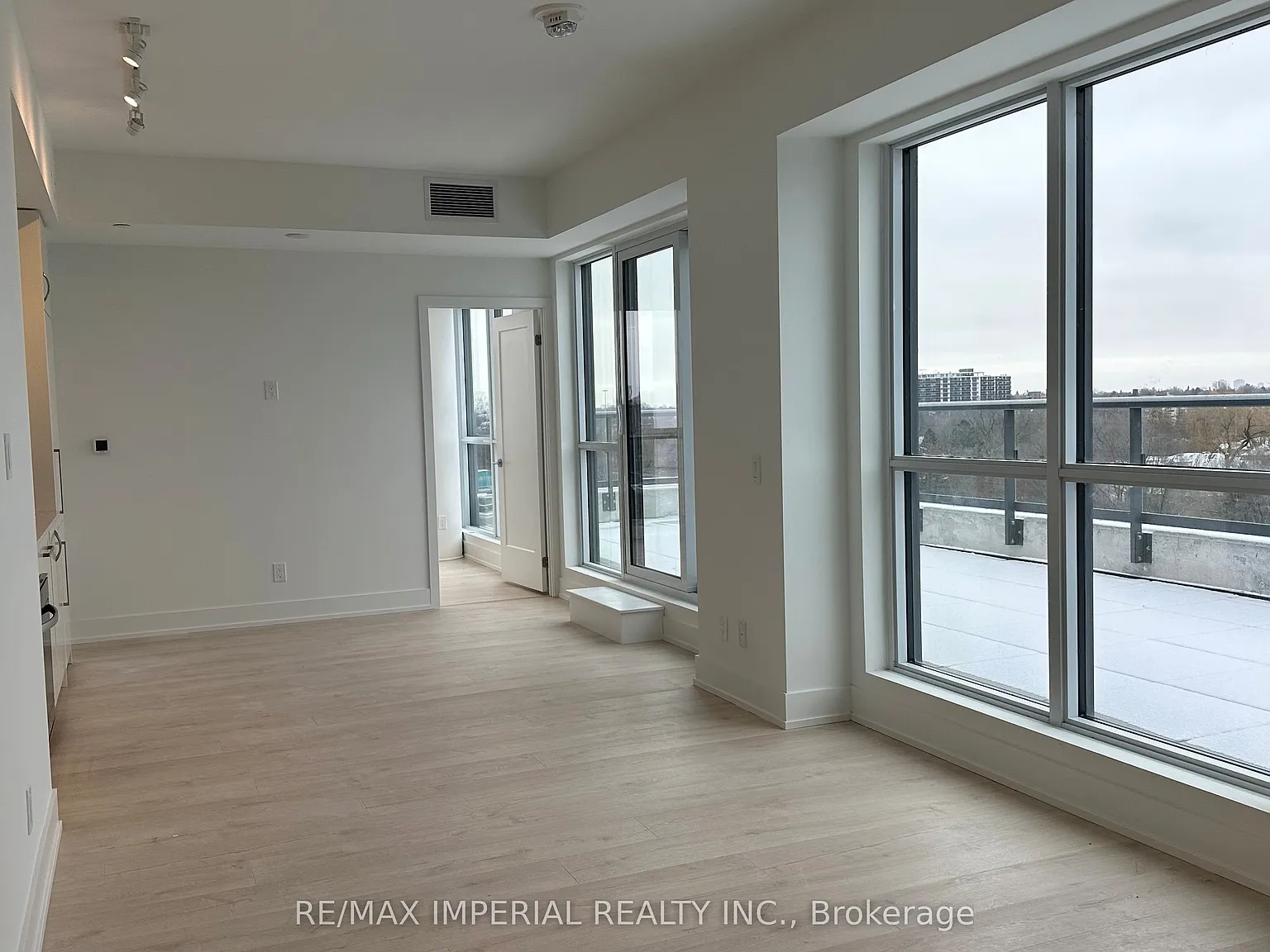 2 bed, $3,200 — Photo 3