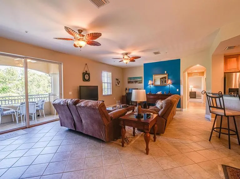 1518 SW 50th St #301 — Photo 11
