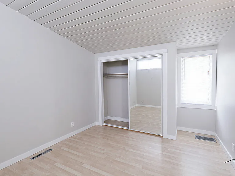 643 W Lakeshore Dr — Photo 16