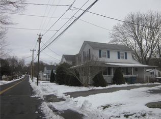 140 Shore Rd, Waterford, CT 06385